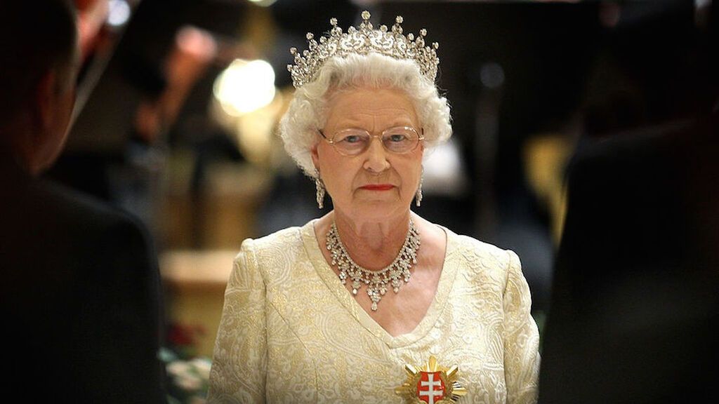 Esta tiara es una de las favoritas de la reina Isabel II.