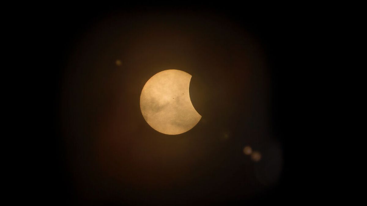 Cómo se verá y a qué hora el eclipse solar parcial de este jueves en España Cómo se verá y a qué hora el eclipse solar parcial de este jueves en España