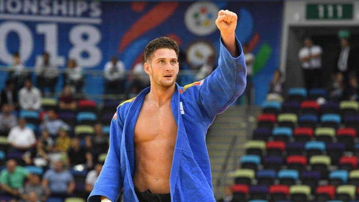 Niko Shera hace historia convirtiéndose en el primer español bicampeón del mundo de judo Niko Shera hace historia convirtiéndose en el primer español bicampeón del mundo de judo