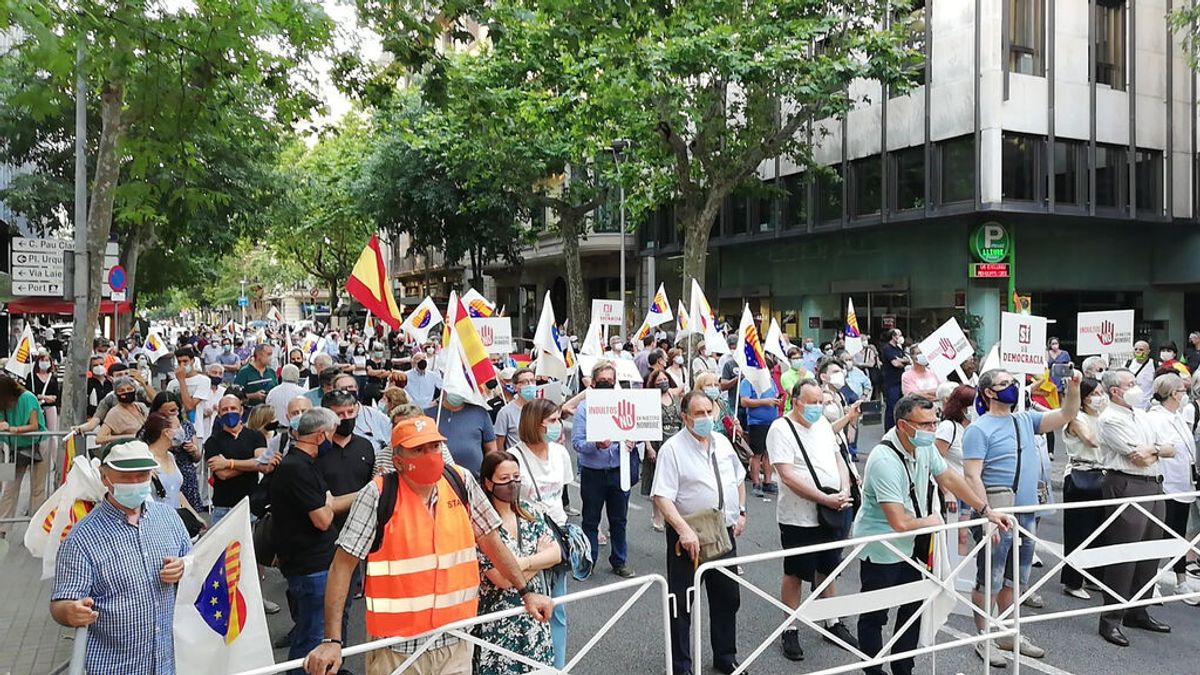 Ciudadanos y PP adelantan su propio 'Colón' contra los indultos a los presos del 'procés' en Barcelona Ciudadanos y PP adelantan su propio 'Colón' contra los indultos a los presos del 'procés' en Barcelona