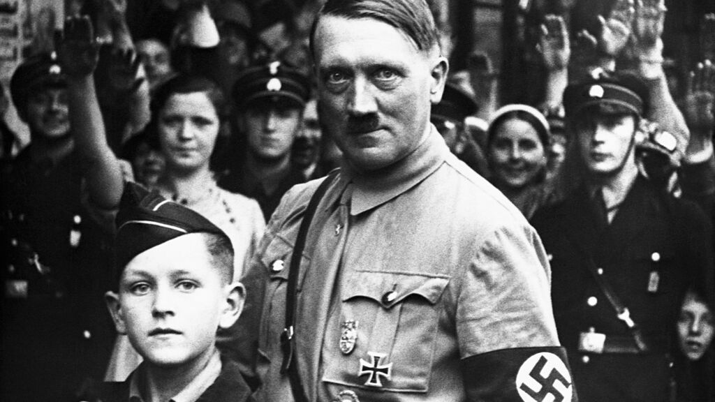 Hitler y las teorías de la conspiración: el historiador Richard J. Evans desmonta las ‘fake news’ del nazismo