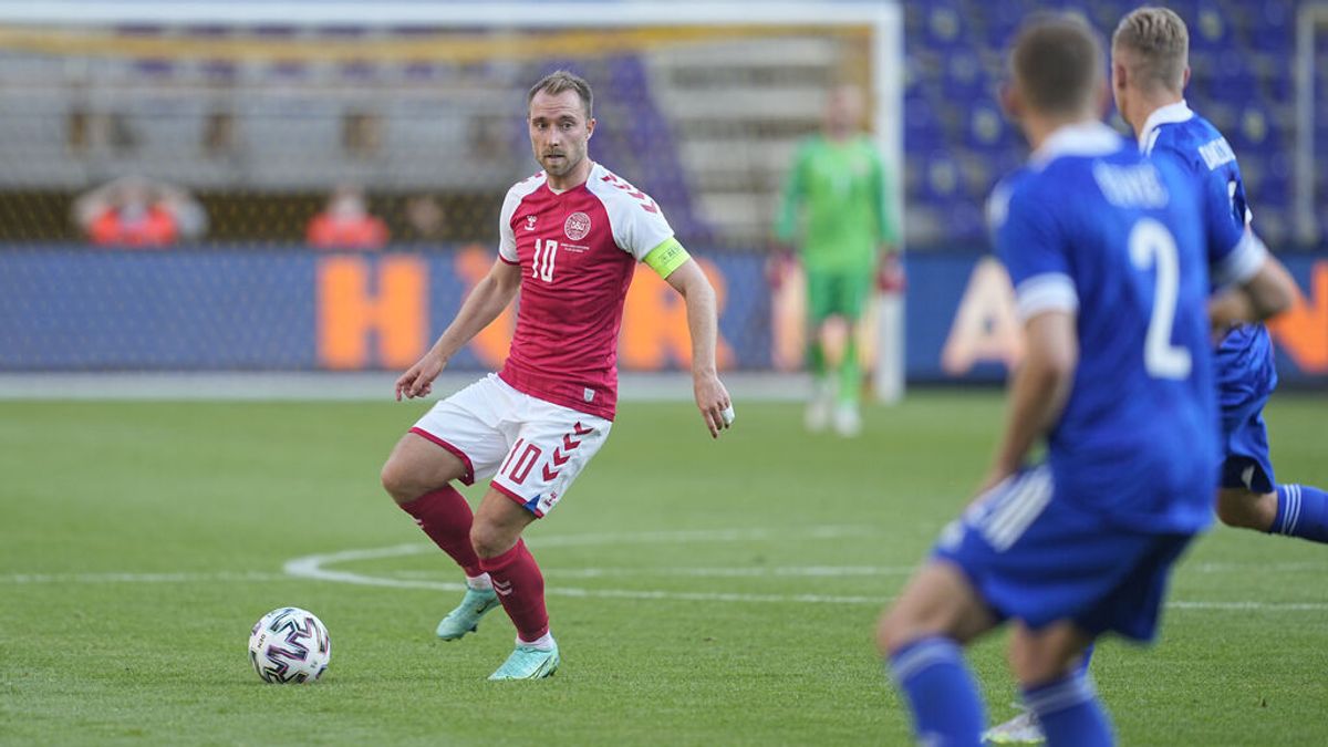 Eriksen, el jugador danés que ha caído desplomado en mitad de un partido de la Eurocopa Eriksen, el jugador danés que ha caído desplomado en mitad de un partido de la Eurocopa
