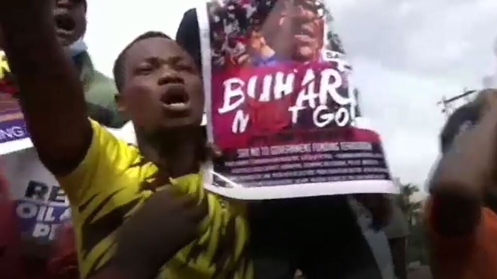 La Policía nigeriana dispara gases lacrimógenos y detiene a varios manifestantes el Día de la Democracia
