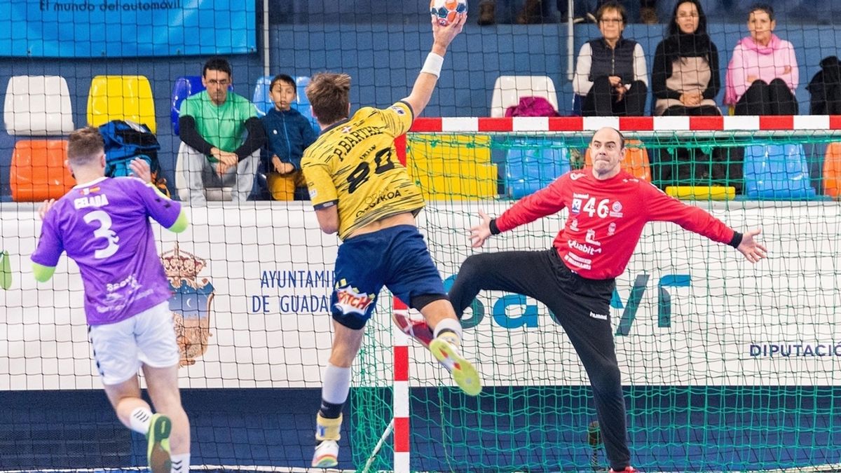 Balonmano.- Se retira a los 49 años el portero José Javier Hombrados Balonmano.- Se retira a los 49 años el portero José Javier Hombrados
