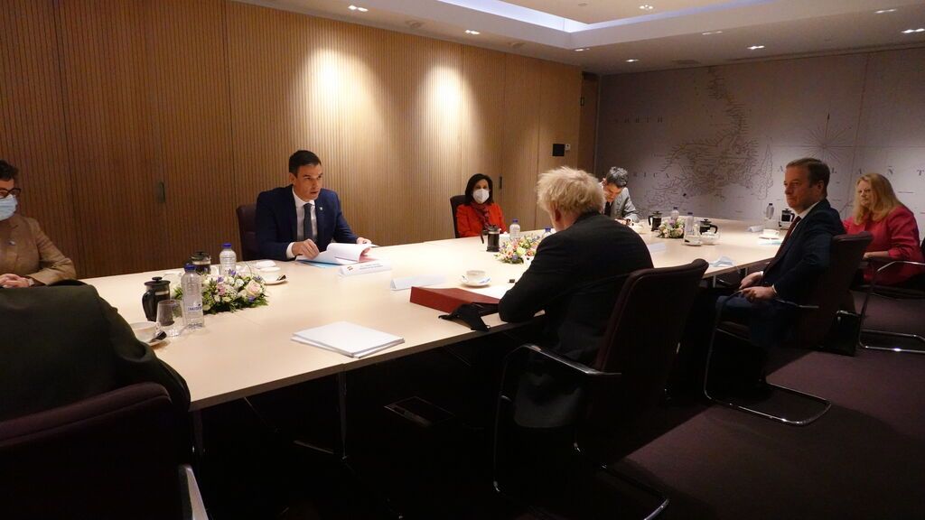 Sánchez y Jhonson en un encuentro bilateral