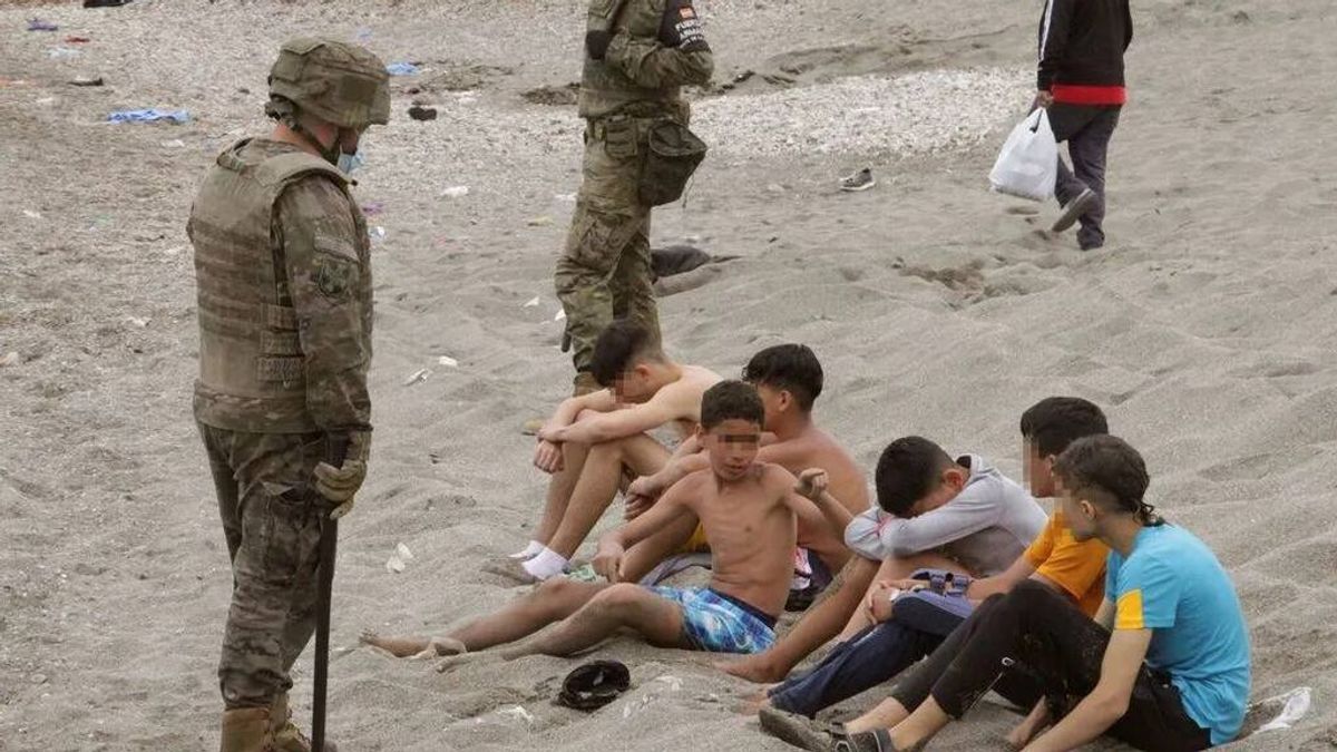 El Fiscal de Menores, preocupado por la "desorbitada" acumulación de niños migrantes en Ceuta El Fiscal de Menores, preocupado por la "desorbitada" acumulación de niños migrantes en Ceuta