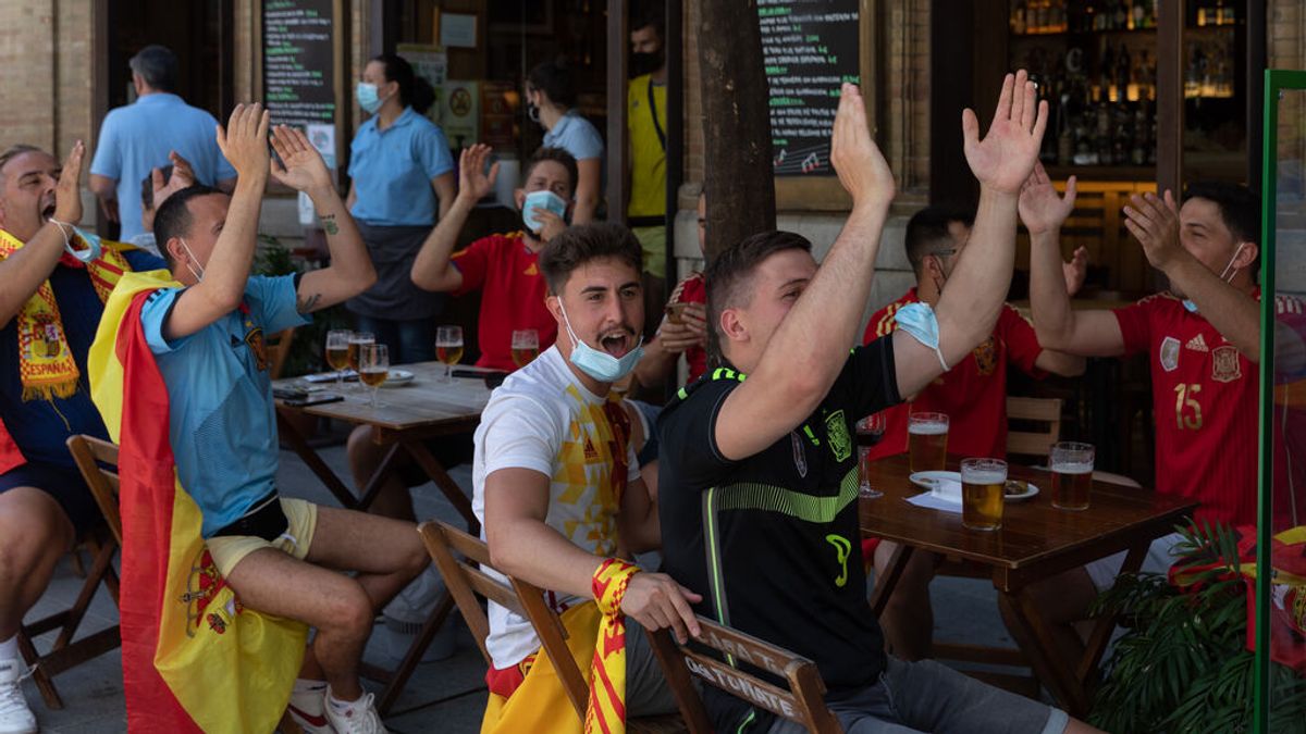 Los hosteleros sevillanos calculan que la Eurocopa les reportará 30 millones de euros Los hosteleros sevillanos calculan que la Eurocopa les reportará 30 millones de euros