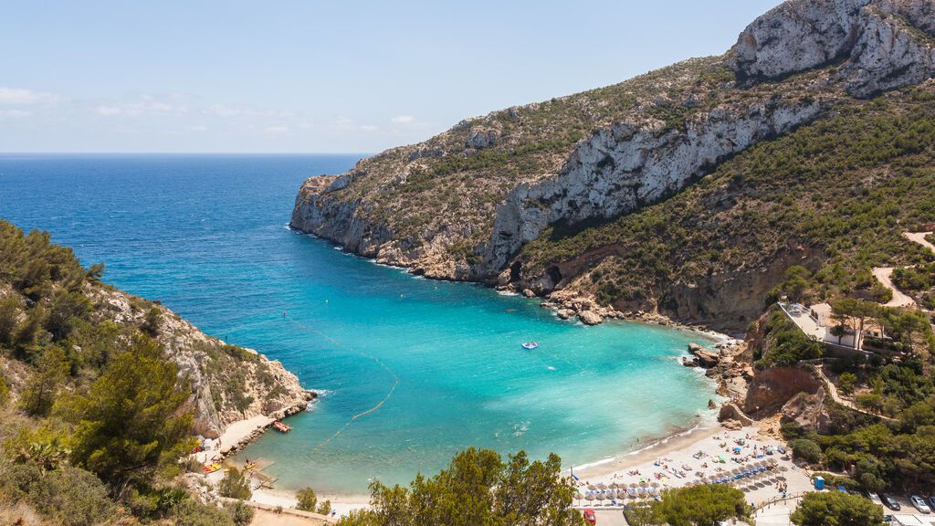 Cala_de_la_Granadella,_Jávea,_España,_2014-07-01,_DD_37
