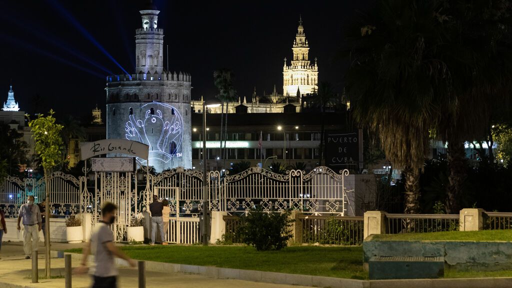 EuropaPress_3775267_torre_oro_iluminada_mapping_motivo_eurocopa_11_junio_2020_sevilla_andalucia