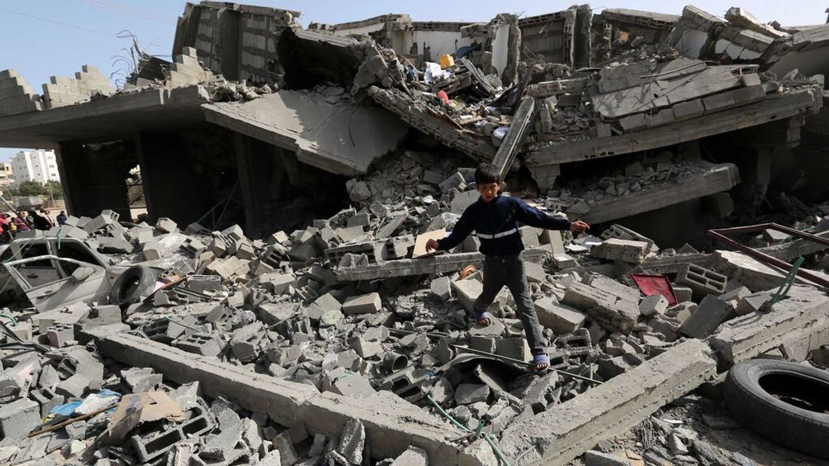 Israel lanza un nuevo ataque aéreo sobre Gaza en respuesta al lanzamiento de globos incendiarios Israel lanza un nuevo ataque aéreo sobre Gaza en respuesta al lanzamiento de globos incendiarios