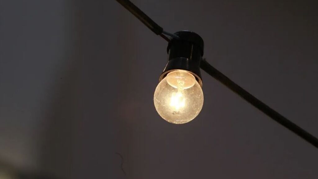 El Gobierno podría suspender algunos impuestos a las eléctricas para reducir la factura de la luz