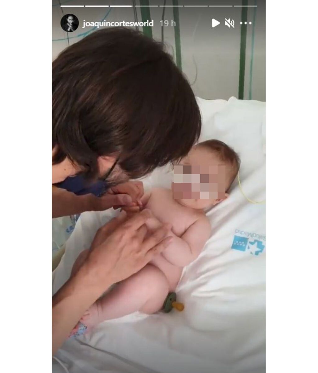 Andrea, el hijo de Joaquín Cortés, ingresado en el hospital por el virus VRS
