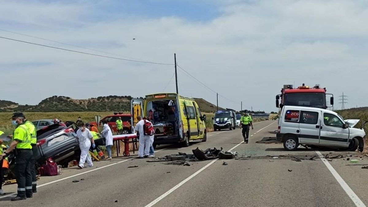 España ha reducido un 80% los accidentes de tráfico en los últimos 30 años, es el cuarto país de la UE con menor tasa de fallecidos por tráfico España ha reducido un 80% los accidentes de tráfico en los últimos 30 años, es el cuarto país de la UE con menor tasa de fallecidos por tráfico