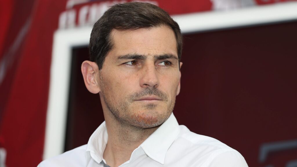 Iker Casillas estalla: "Llevo muchas cargas familiares encima, estoy necesitando ayuda profesional"