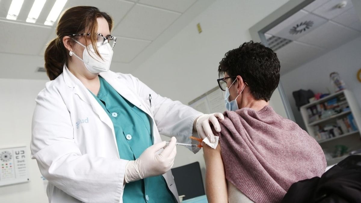 Coronavirus.- Aragón abre las citas para la vacuna contra la COVID-19 a los nacidos en 1980 y 1981