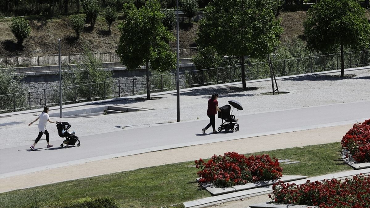 Los nacimientos bajan en España un 30% en la última década al cerrar 2020 con 339.206, nuevo mínimo histórico desde 1941 Los nacimientos bajan en España un 30% en la última década al cerrar 2020 con 339.206, nuevo mínimo histórico desde 1941