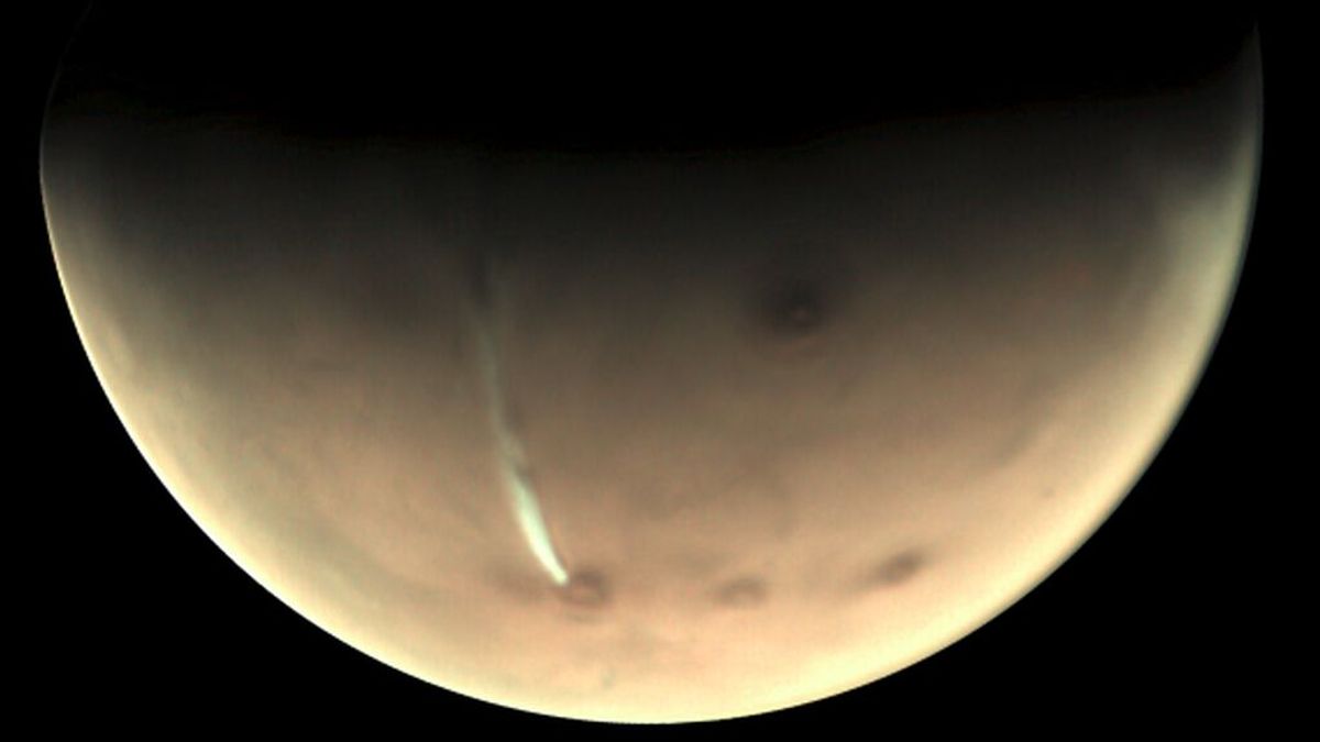 Astrofísicos vascos descubren en Marte una nube gigante única en el sistema solar Astrofísicos vascos descubren en Marte una nube gigante única en el sistema solar
