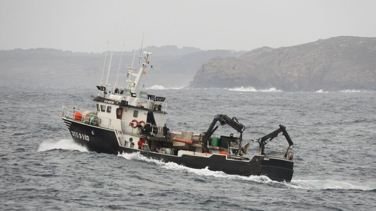 Mueren dos marineros al naufragar su pesquero en Cedeira Mueren dos marineros al naufragar su pesquero en Cedeira