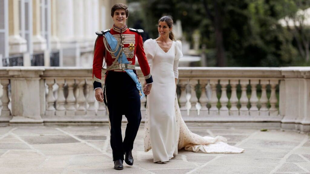 Para su boda, Belén eligió un impresionante vestido firmado por Navascúes.