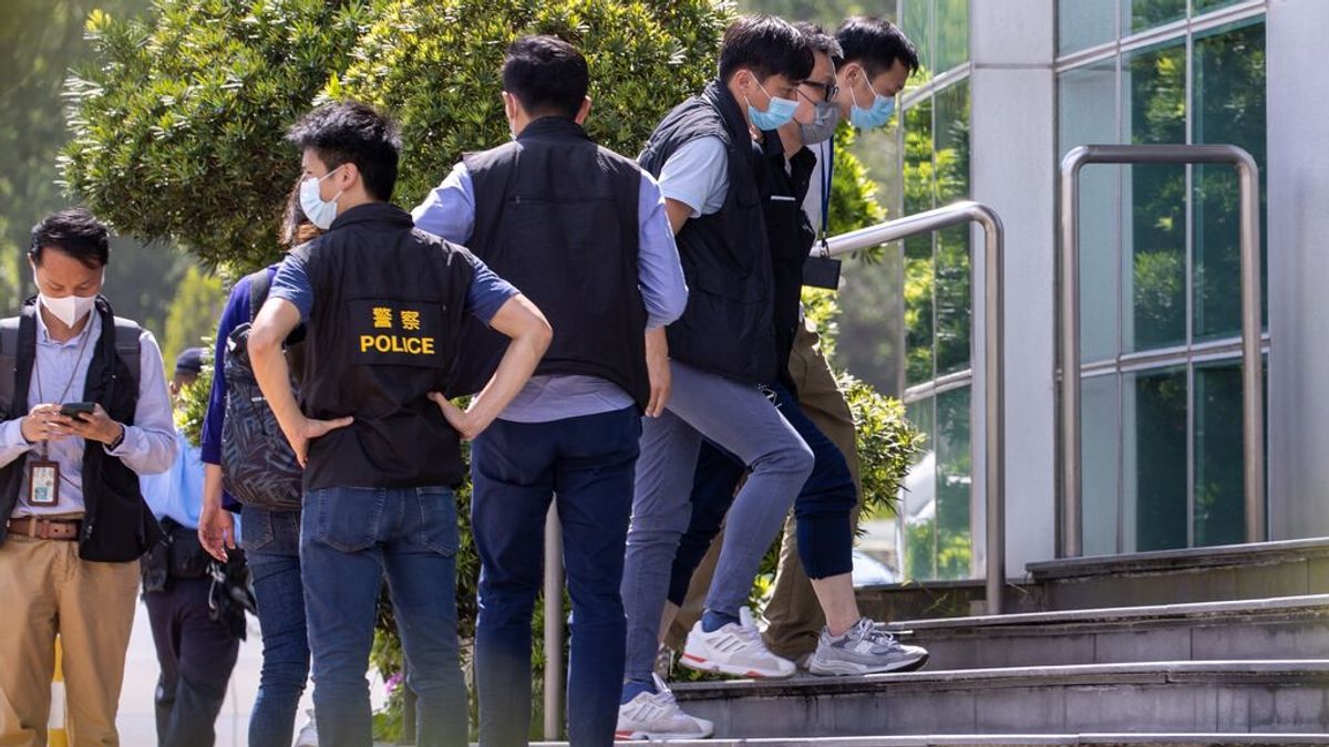 Detenido el director del principal periódico prodemocracia de Hong Kong acusado de "conspiración" Detenido el director del principal periódico prodemocracia de Hong Kong acusado de "conspiración"