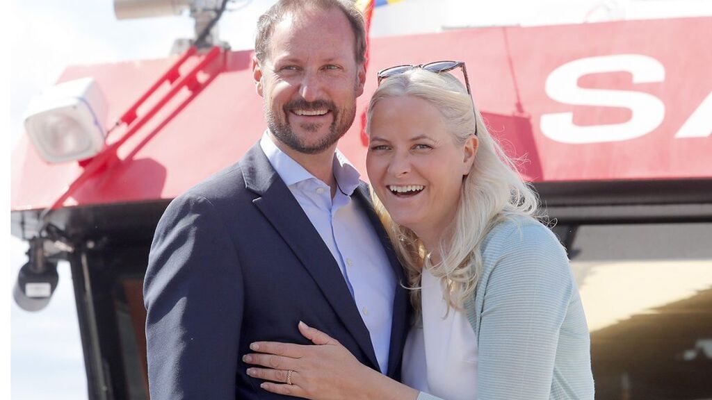 Haakon y Mette-Marit, tras un ejercicio de rescate marítimo