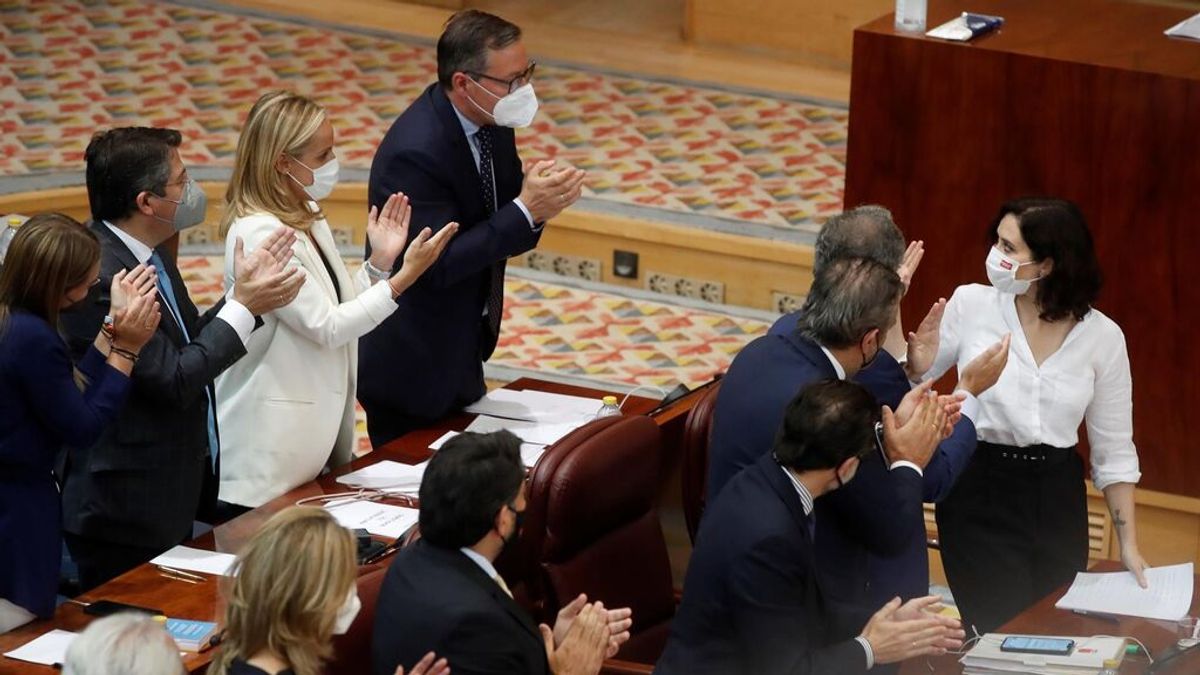 Ayuso investida presidenta de Madrid en primera vuelta con los votos de Vox Ayuso investida presidenta de Madrid en primera vuelta con los votos de Vox