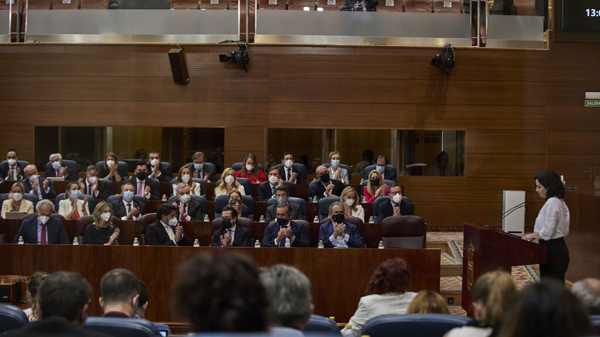 Investidura de Isabel Díaz Ayuso, en directo: La oposición responde a las medidas estrella Investidura de Isabel Díaz Ayuso, en directo: La oposición responde a las medidas estrella
