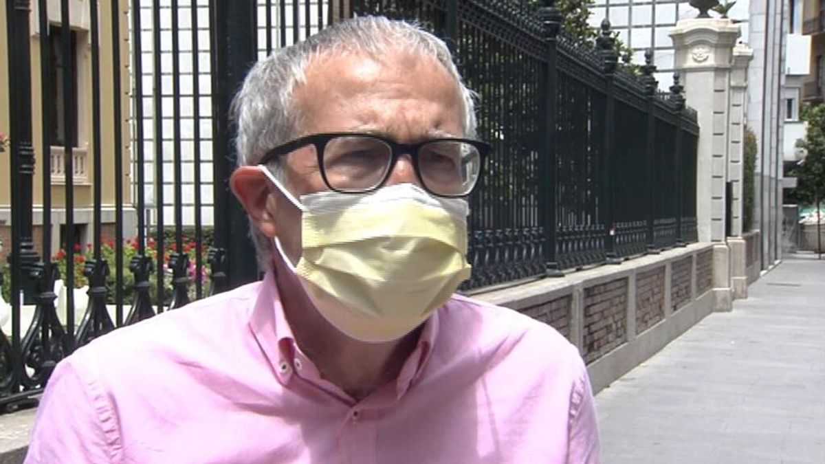 Joan Carles March, experto en salud pública: "Quitar las mascarillas en exteriores es precipitado" Joan Carles March, experto en salud pública: "Quitar las mascarillas en exteriores es precipitado"
