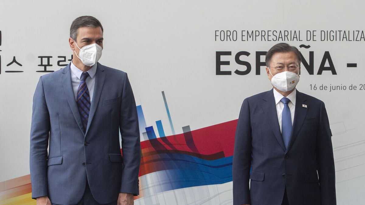 El coreano de Pedro Sánchez "ahoga de la risa" en la Red y llega a la televisión de Corea del Sur El coreano de Pedro Sánchez "ahoga de la risa" en la Red y llega a la televisión de Corea del Sur