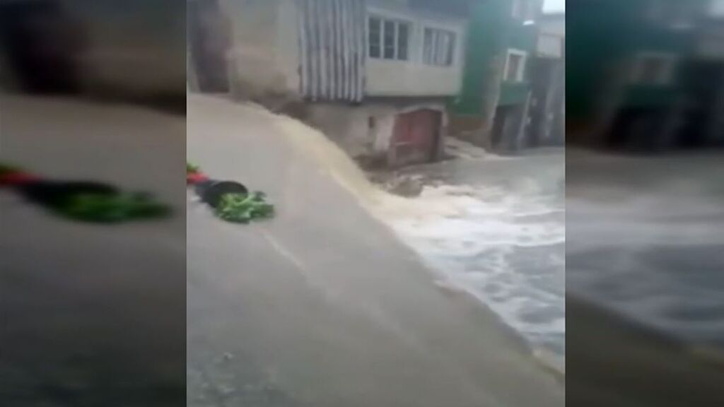 Las fuertes lluvias en Llanes inundan bajos, garajes y negocios: estudian pedir la declaración de zona catastrófica