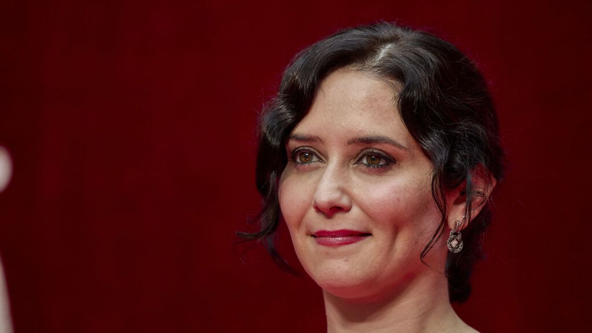 Ayuso aplaude el 'deepfake' que la convierte en Cleopatra y a Martínez Almeida en Cesarión Ayuso aplaude el 'deepfake' que la convierte en Cleopatra y a Martínez Almeida en Cesarión