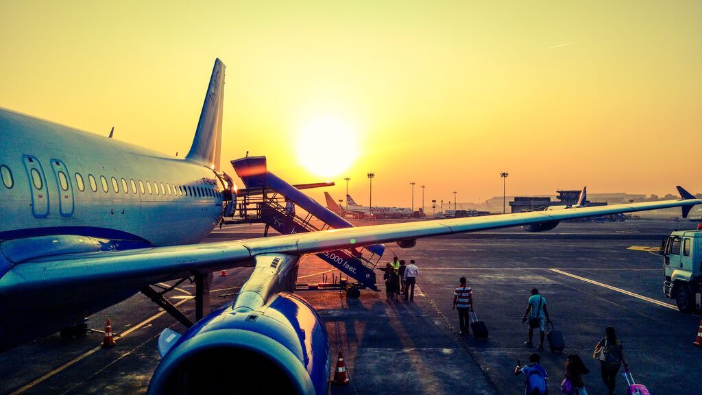 Por qué las aerolíneas quieren pesar a los pasajeros antes de coger un vuelo