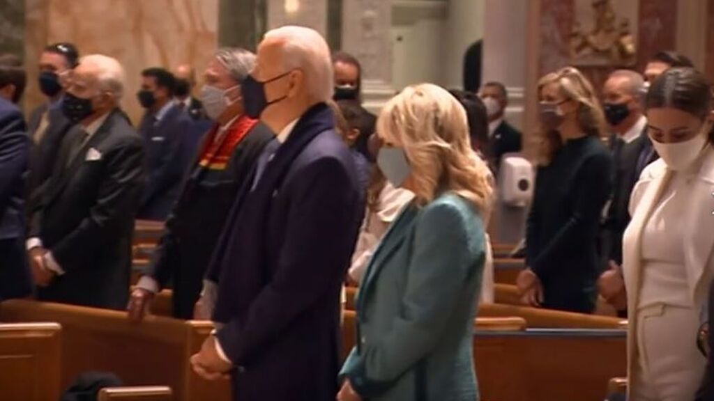 Estudian excomulgar a Joe Biden por su apoyo al aborto