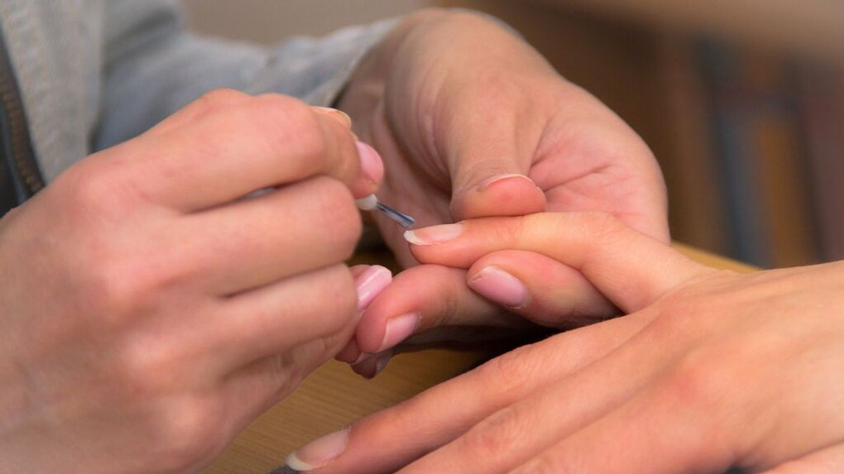 Las 'uñas covid', un síntoma cada vez más frecuente: todo lo que debes saber sobre ello