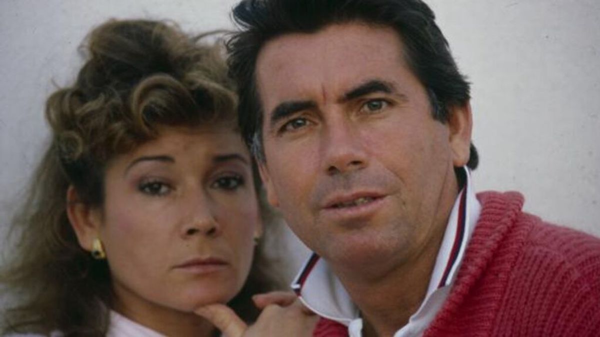 Mila Ximénez con Manolo Santana Mila Ximénez con Manolo Santana