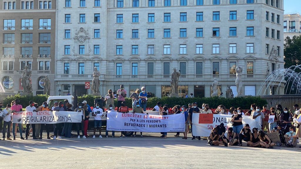 200 personas se manifiestan en Barcelona por el Día Mundial de los Refugiados