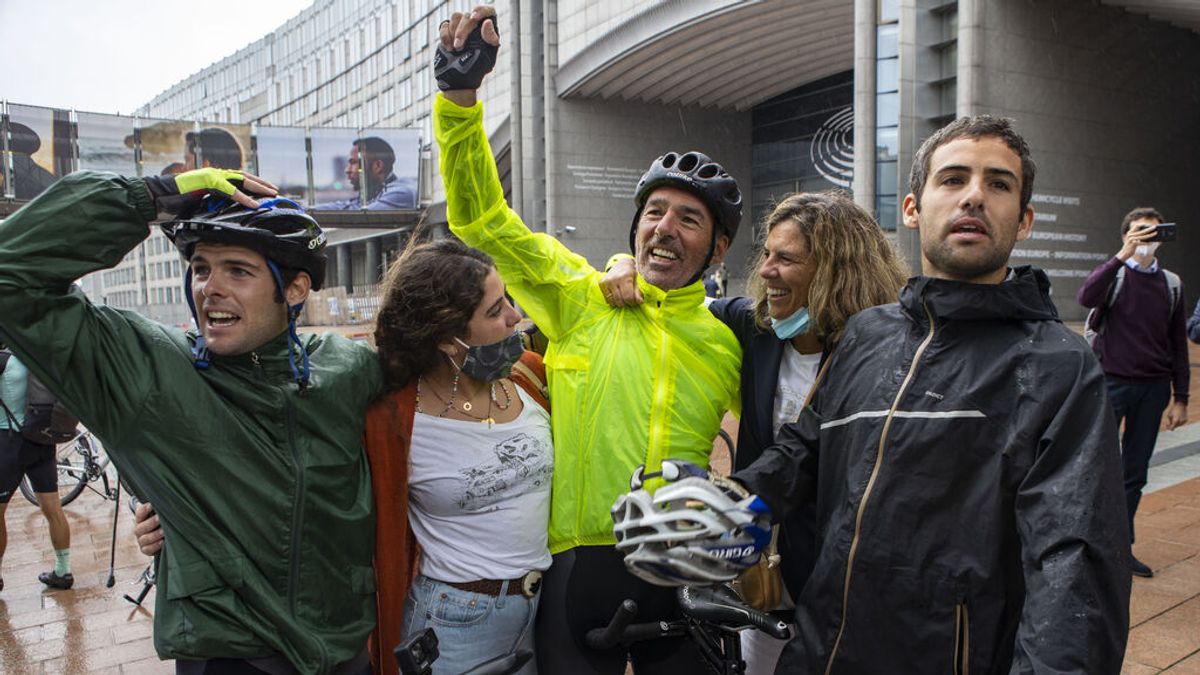 Jaime Lafita culmina su desafío contra la ELA en Bruselas: “He pedaleado hasta la extenuación por todos los enfermos” Jaime Lafita culmina su desafío contra la ELA en Bruselas: “He pedaleado hasta la extenuación por todos los enfermos”