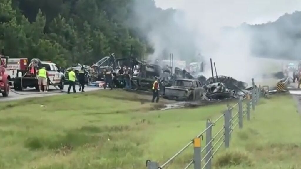 Dramático accidente en carretera en Alabama con diez fallecidos, nueve de ellos niños