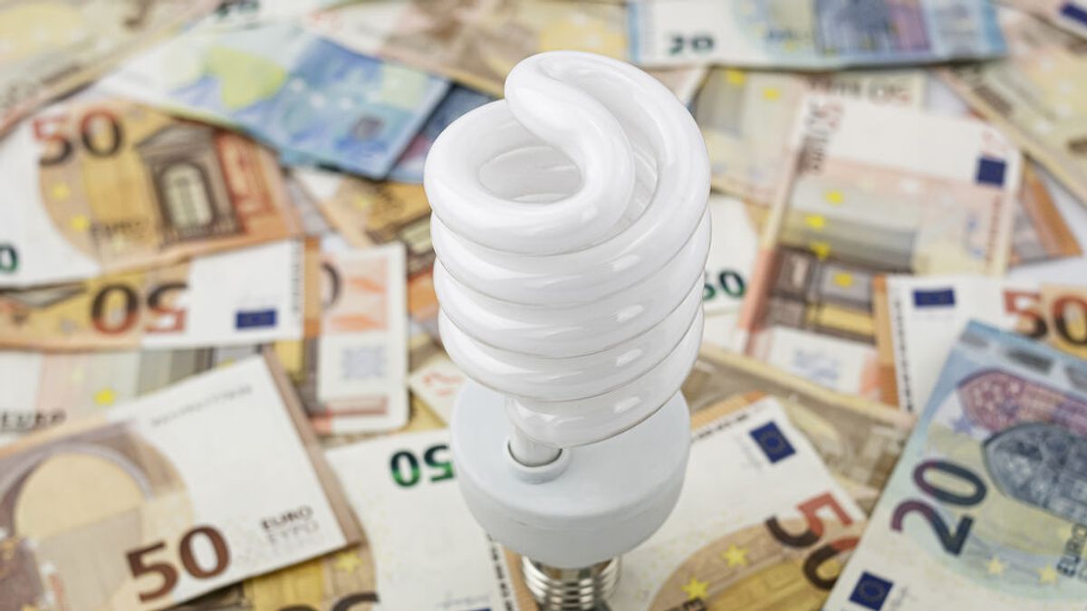 El Gobierno bajará el IVA de la luz al 10% este jueves El Gobierno bajará el IVA de la luz al 10% este jueves