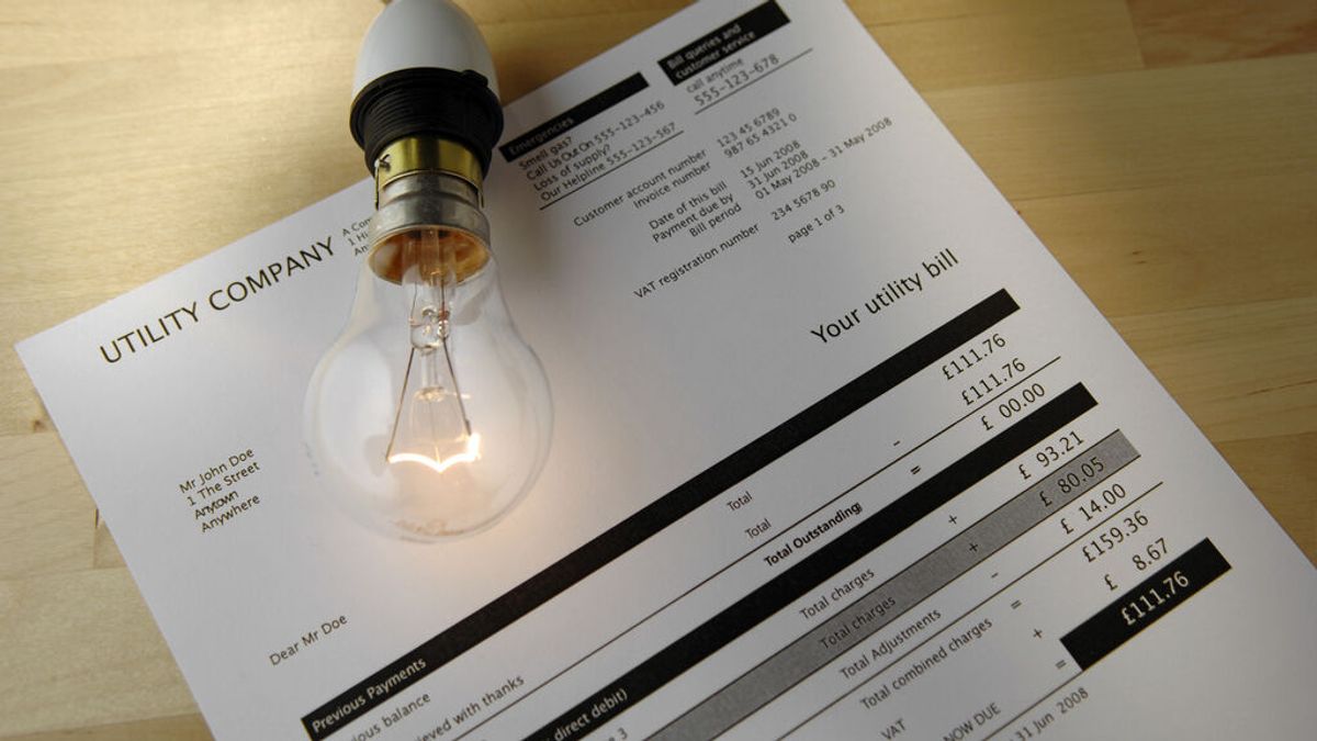 La factura de la luz se abaratará 81 euros al año con la bajada del IVA, según Facua La factura de la luz se abaratará 81 euros al año con la bajada del IVA, según Facua