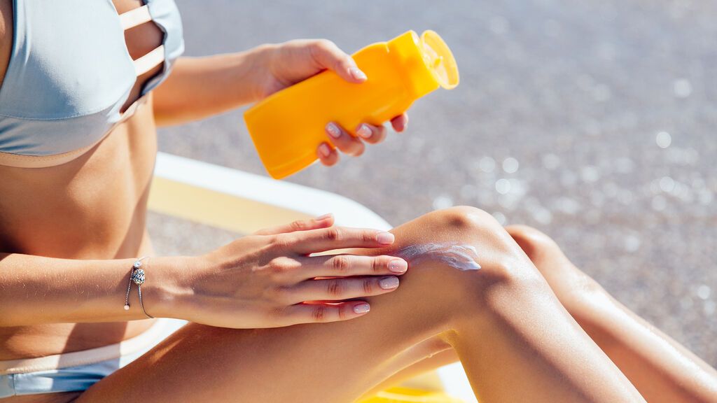 La protección frente a los rayos del sol es uno de los consejos para cuidar la piel