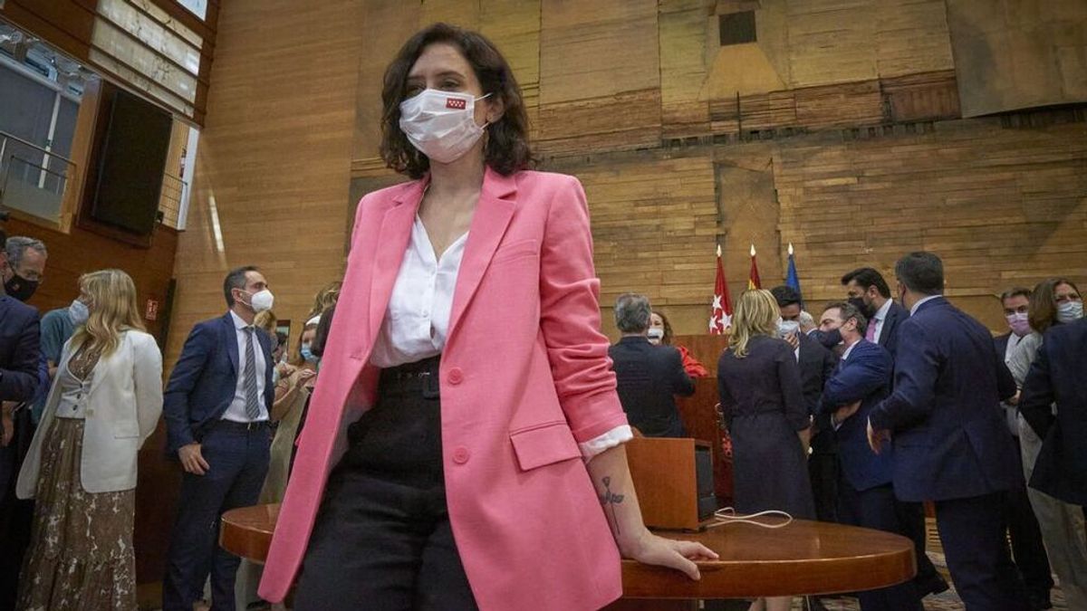 En directo: Isabel Díaz Ayuso toma posesión del cargo de presidenta de la Comunidad de Madrid En directo: Isabel Díaz Ayuso toma posesión del cargo de presidenta de la Comunidad de Madrid
