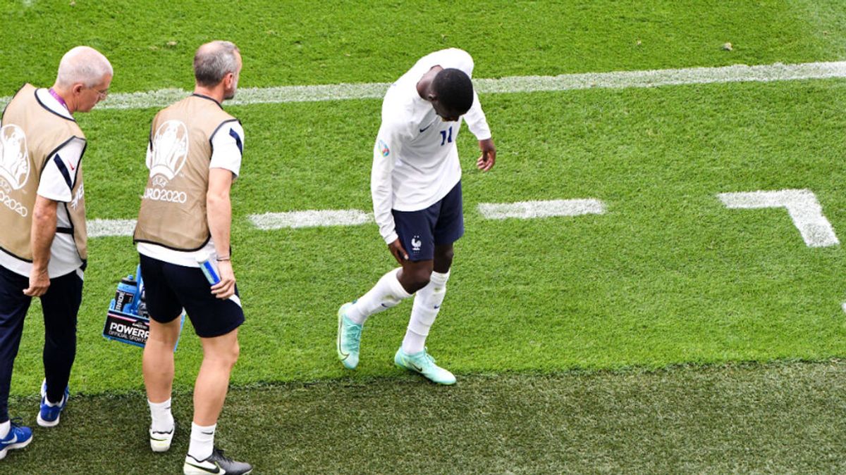 El francés Ousmane Dembélé dice adiós a la Eurocopa tras lesionarse ante Hungría El francés Ousmane Dembélé dice adiós a la Eurocopa tras lesionarse ante Hungría