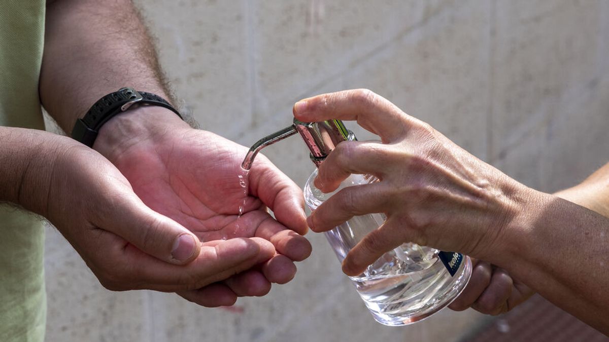 El gel hidroalcohólico: "Podría ir desapareciendo sin temor a un incremento de casos" El gel hidroalcohólico: "Podría ir desapareciendo sin temor a un incremento de casos"