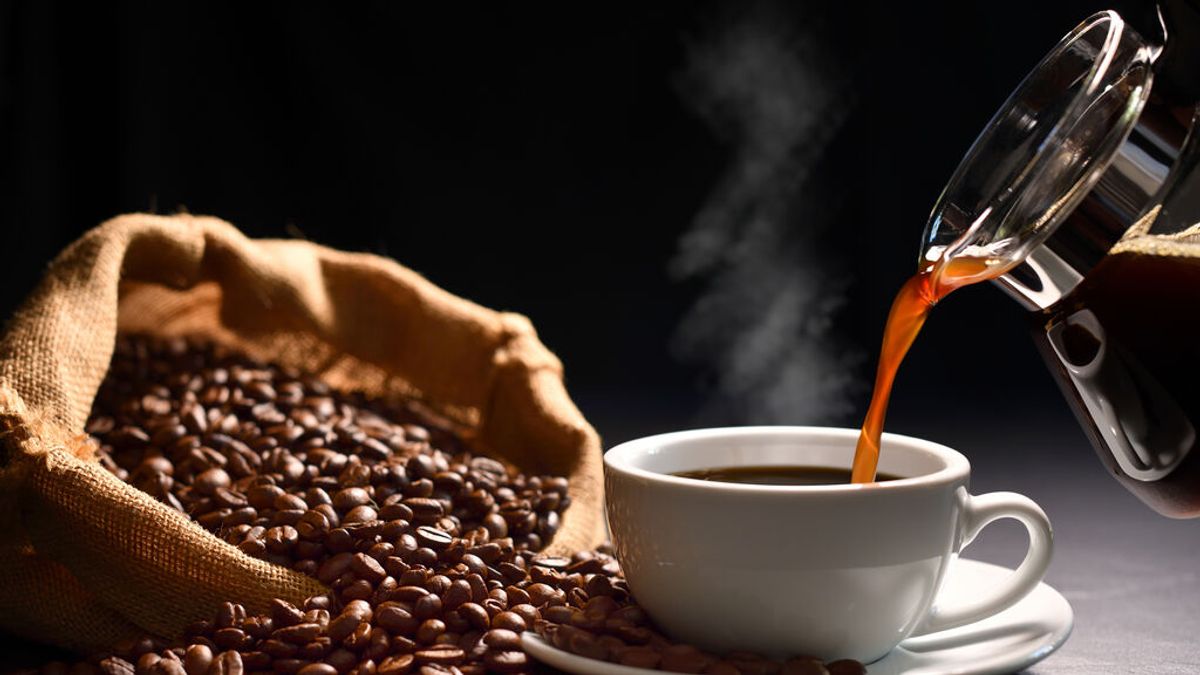 Beber café puede reducir el riesgo de padecer enfermedades del hígado , según un estudio británico Beber café puede reducir el riesgo de padecer enfermedades del hígado , según un estudio británico
