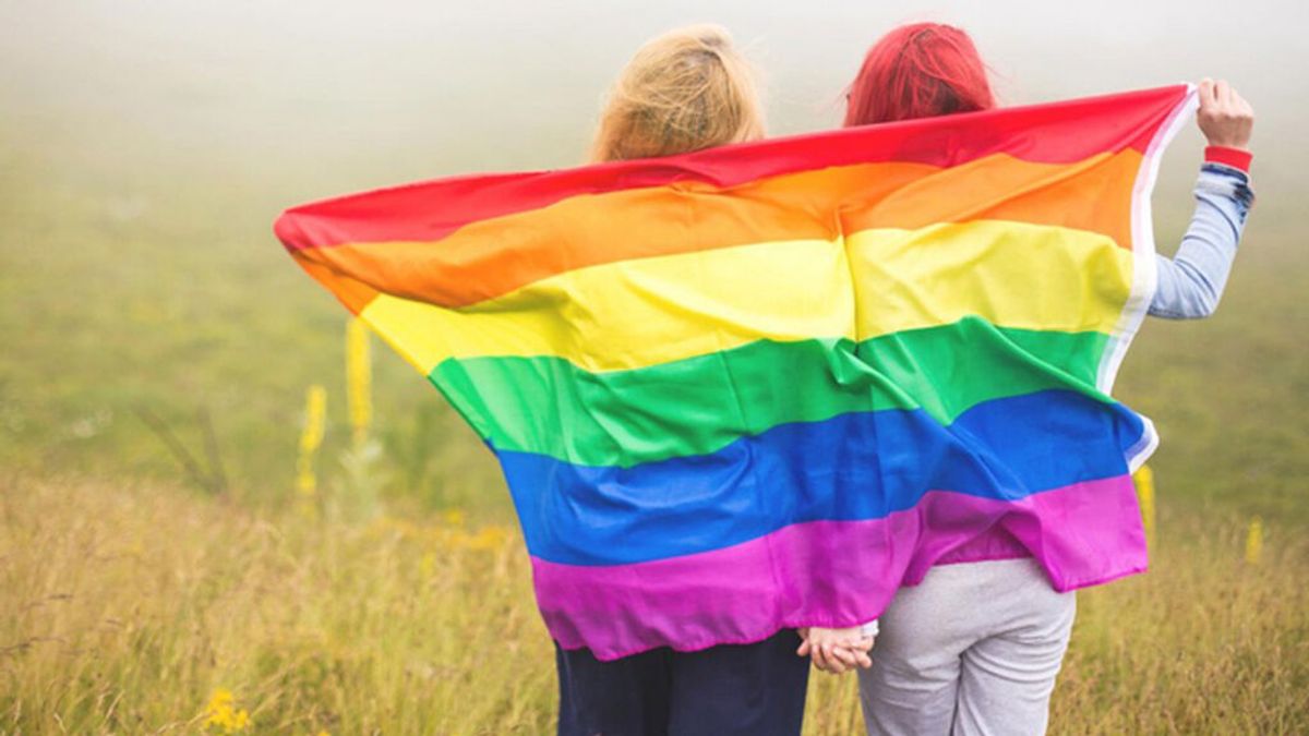 Del rojo al morado, pasando por el verde y el azul: este es el significado de cada color de la bandera del Orgullo Gay.