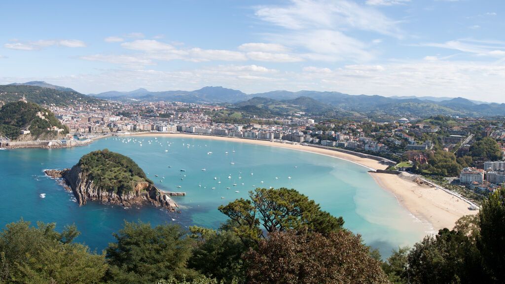 Panorama_from_Monte_Igueldo_(5106955283)