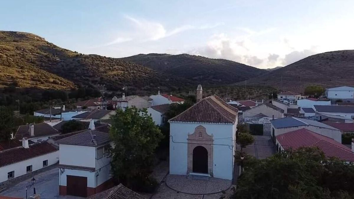 Sin cobertura móvil en 2021 en una pedanía de Granada: “Estamos aislados por no tener una antena de telefonía”