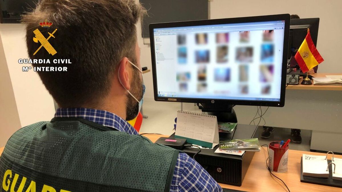 Investigan a cuatro menores de La Rioja por difundir un video sexual de una joven de 14 años Investigan a cuatro menores de La Rioja por difundir un video sexual de una joven de 14 años