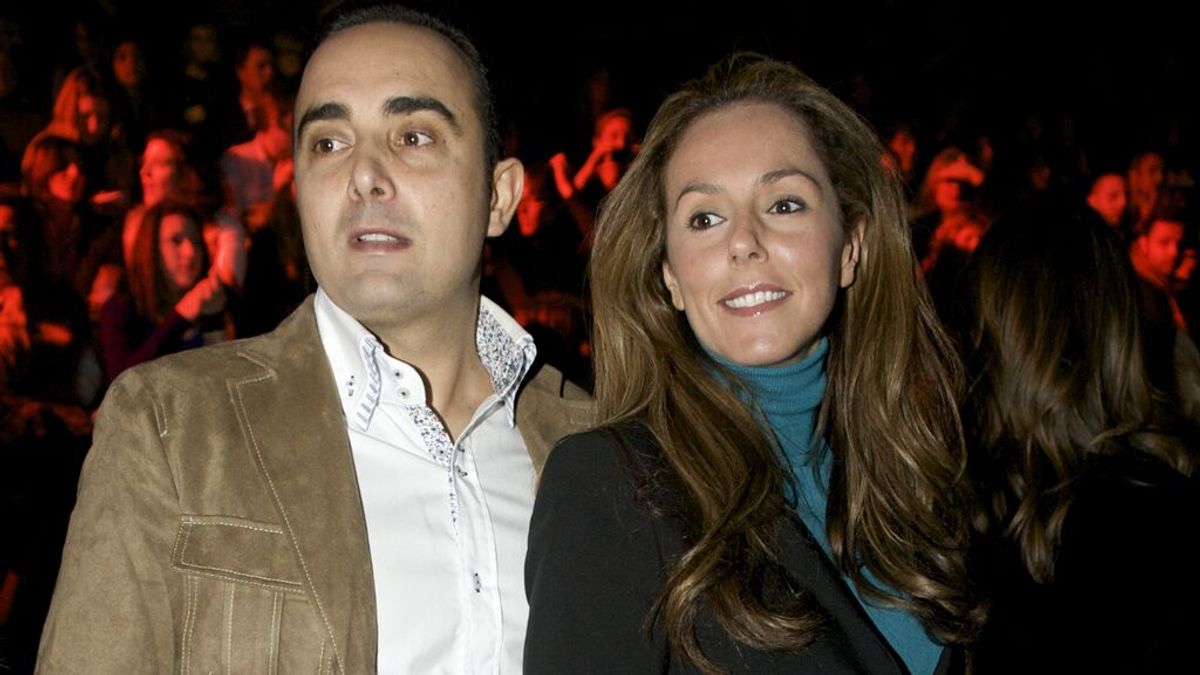 Rocío Carrasco y Fidel reaparecen en un concierto, emocionados con una canción dedicada Rocío Carrasco y Fidel reaparecen en un concierto, emocionados con una canción dedicada